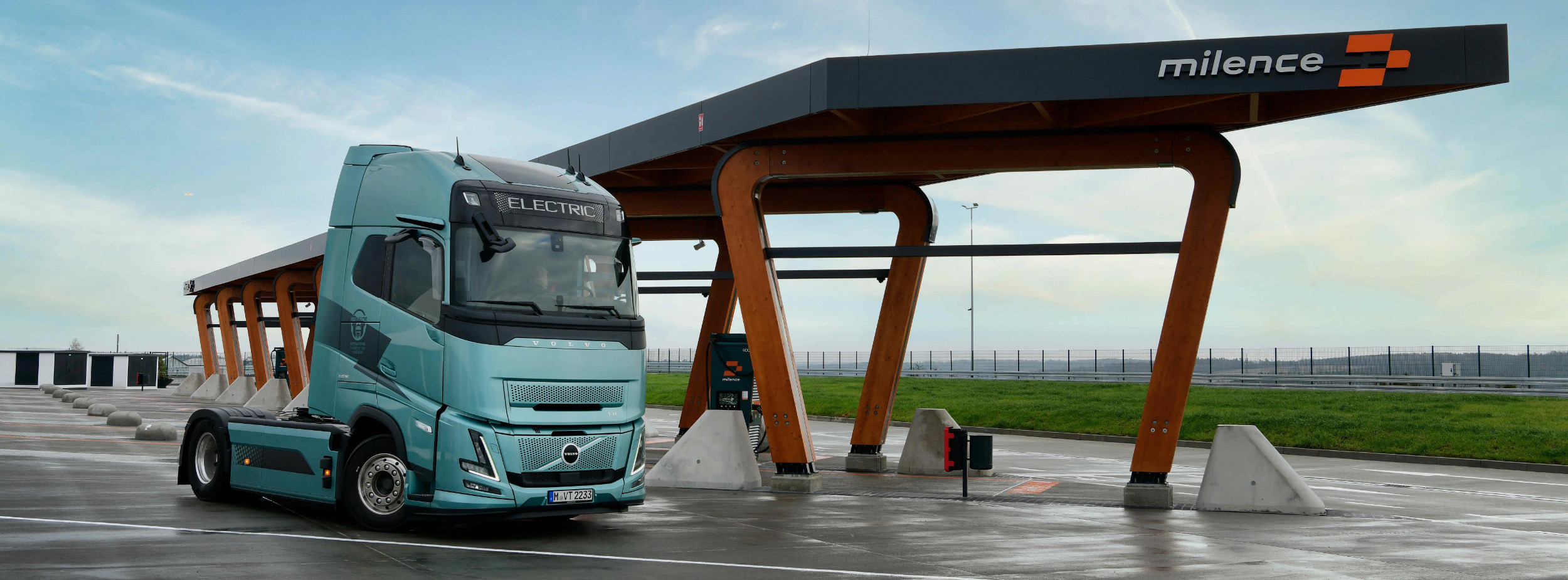 Energie & Management > Mobilität - Milence eröffnet erste E-Lkw-Ladehubs in Deutschland