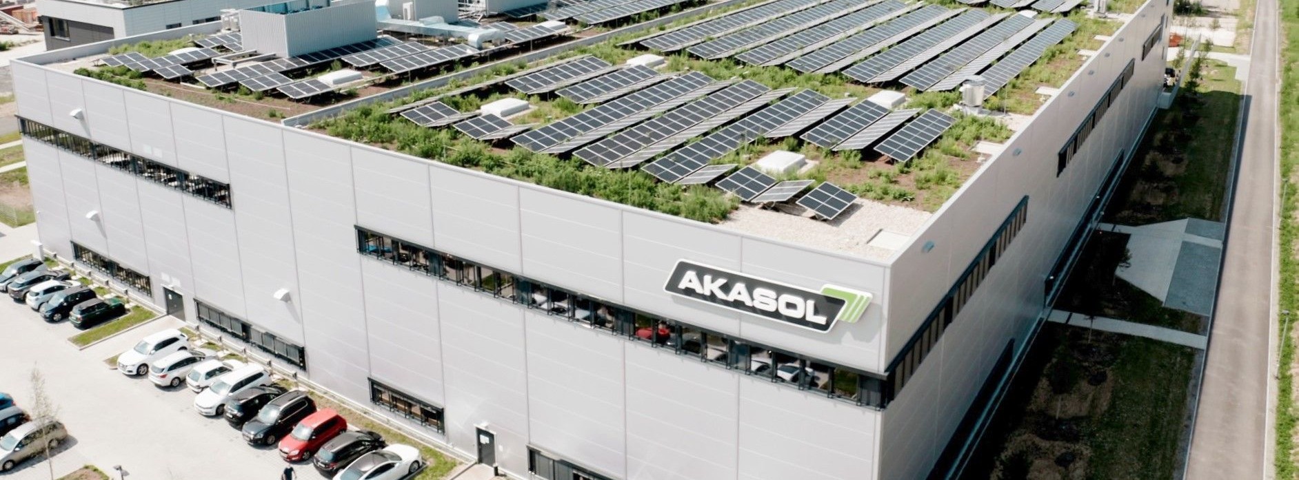 Energie & Management > Stromspeicher - Großfabrik für Lithium-Batterien eröffnet