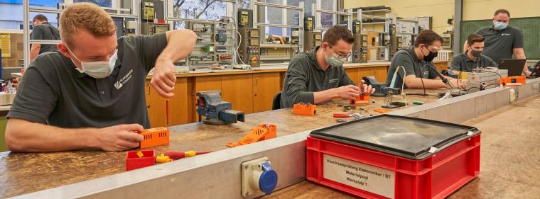 Energie & Management > F&E - Azubis entwickeln CO2-Ampeln im Kampf gegen Corona