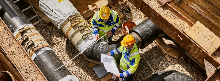 Energie & Management > Fernwärme - Hamburger Energiewerke kaufen Rohrleitungsbauer