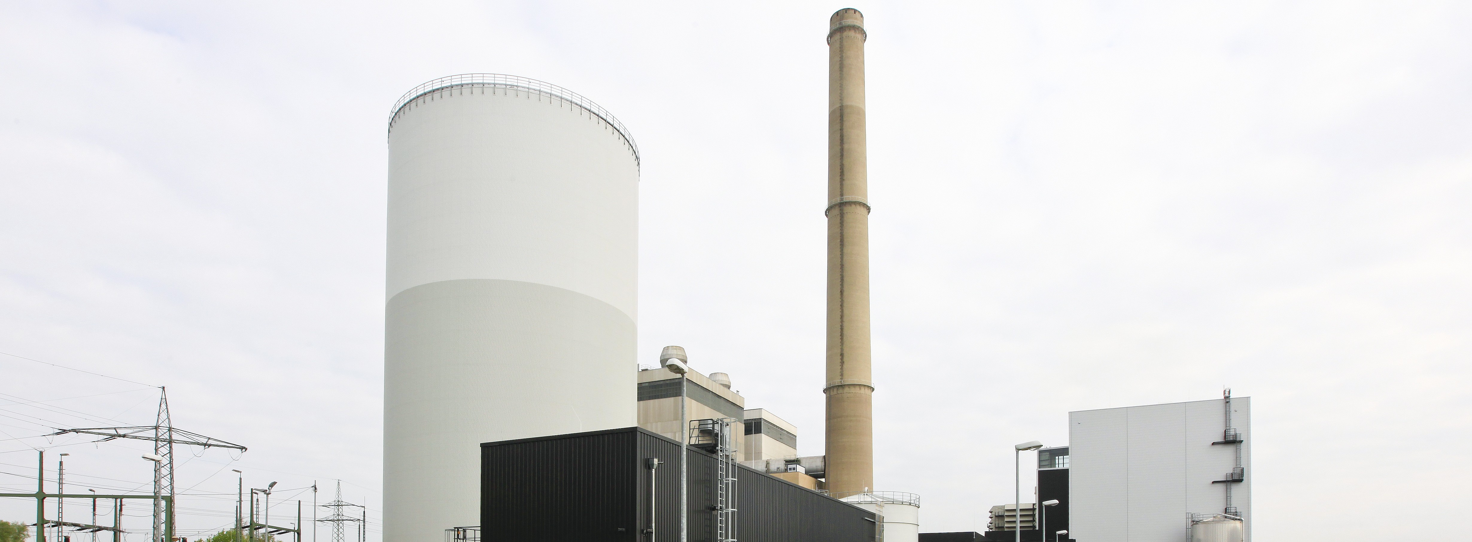 Energie & Management > Heizkraftwerke - Düsseldorfs neue Riesen-Thermoskanne am Netz