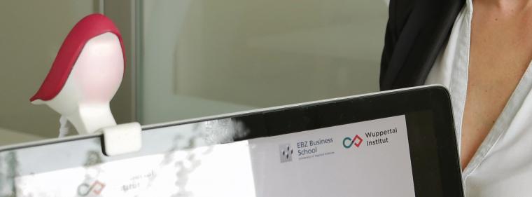 Energie & Management > Effizienz - Ein Piepmatz für besseres Raumklima