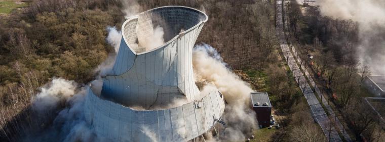 Energie & Management > Kohle - Kraftwerk Lünen gesprengt