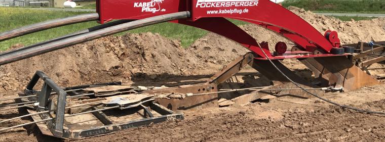 Energie & Management > Stromnetz - Tennet testet Kabelpflug für 380-kV-Leitungen