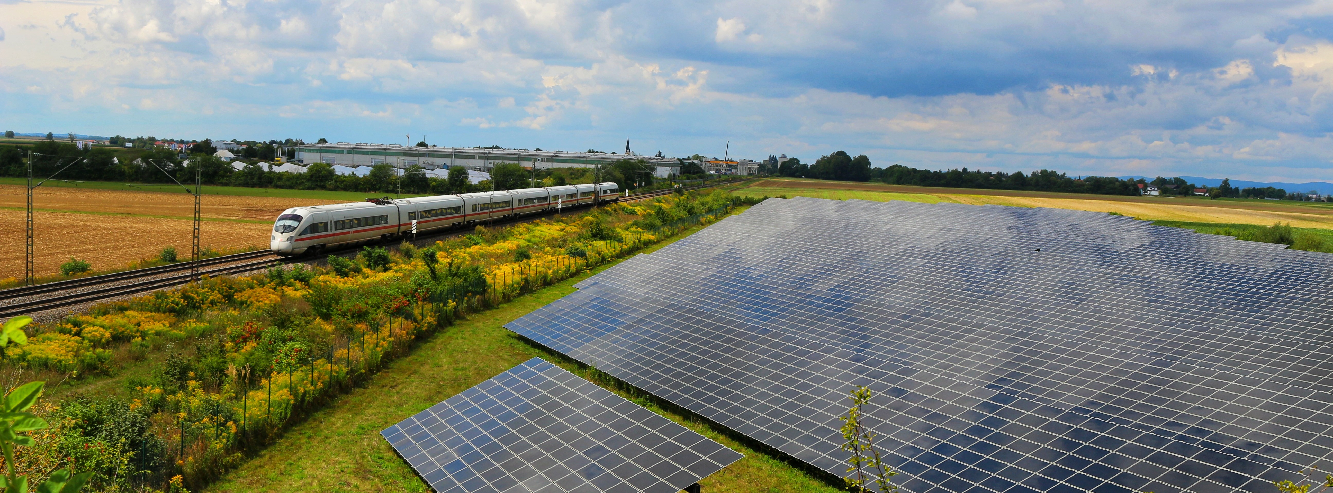 Energie & Management > Photovoltaik - Wie Solarstrom auf die Schiene kommt