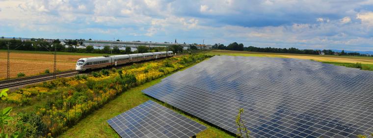 Energie & Management > Photovoltaik - Wie Solarstrom auf die Schiene kommt
