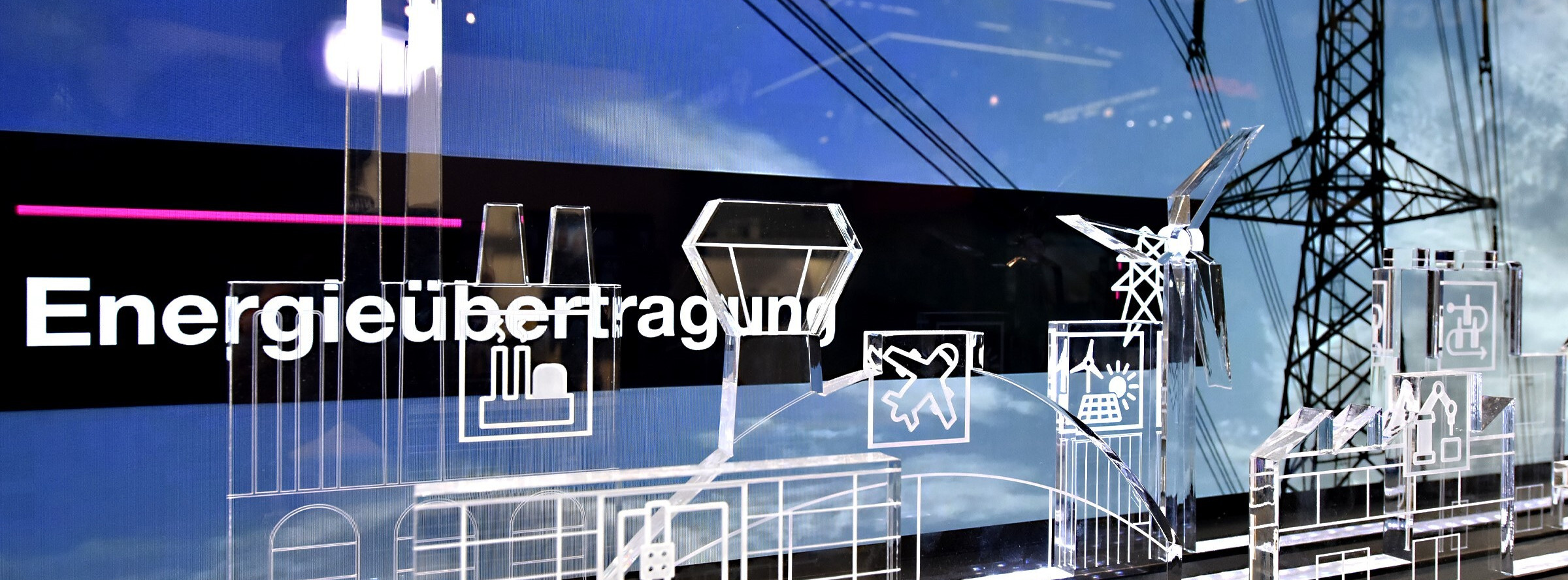 Energie & Management > Advertorial - PV-Anlagen, Speicher und Elektromobilität ins Netz integrieren