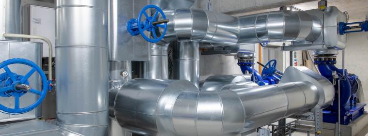 Energie & Management > BHKW - KWK-Anlage für Ramstein