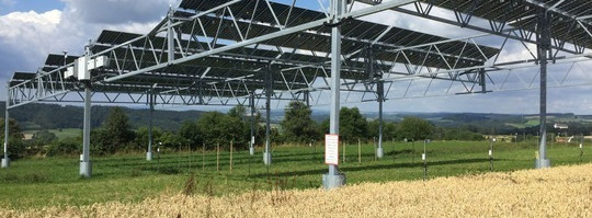 Energie & Management > Photovoltaik - Landwirte und Stadtwerke planen Agri-PV-Anlage