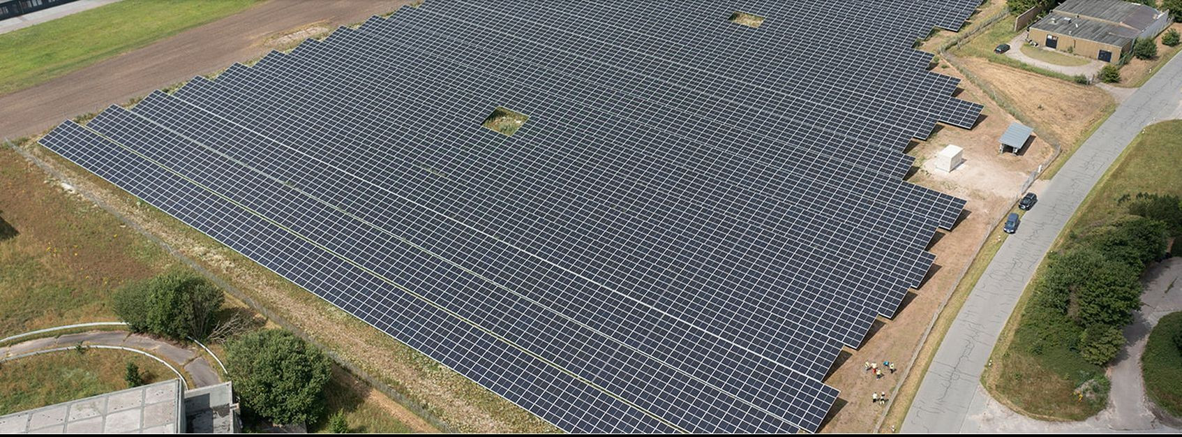 Energie & Management > Photovoltaik - Sonnenstrom vom ehemaligem Nato-Flughafen