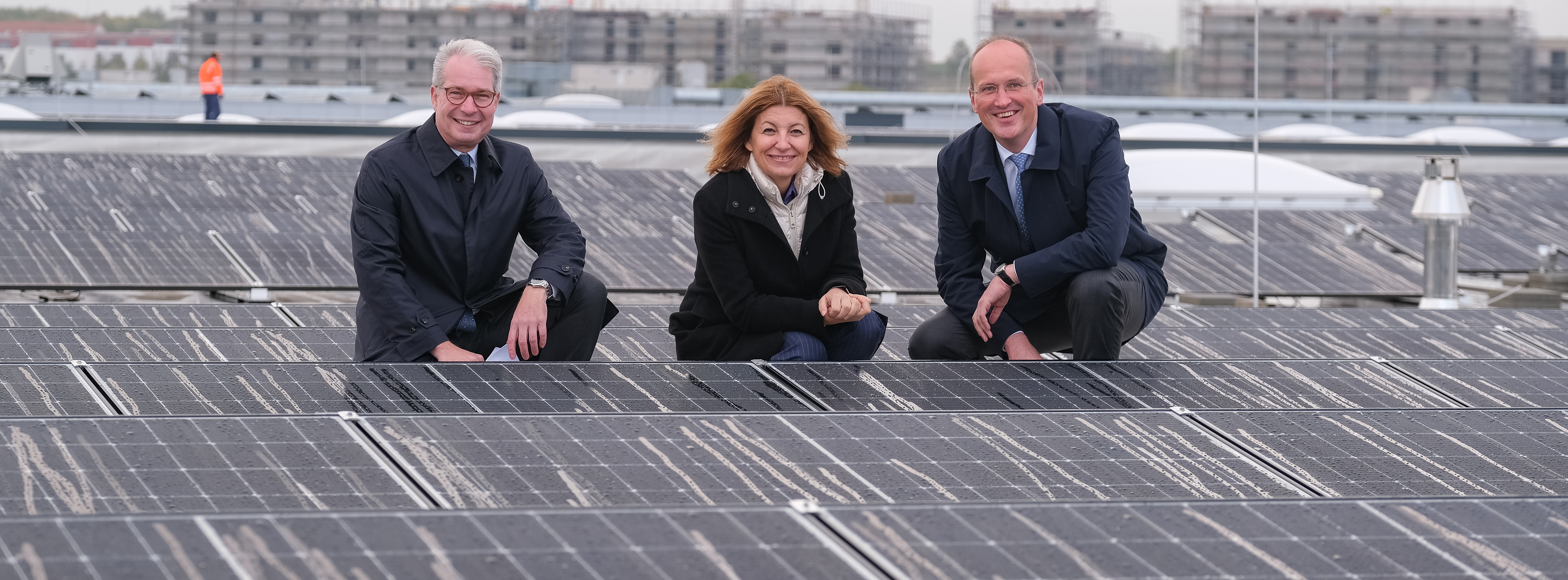 Energie & Management > Photovoltaik - Enercity baut 4,7-MW-PV-Anlage auf Logistikhalle