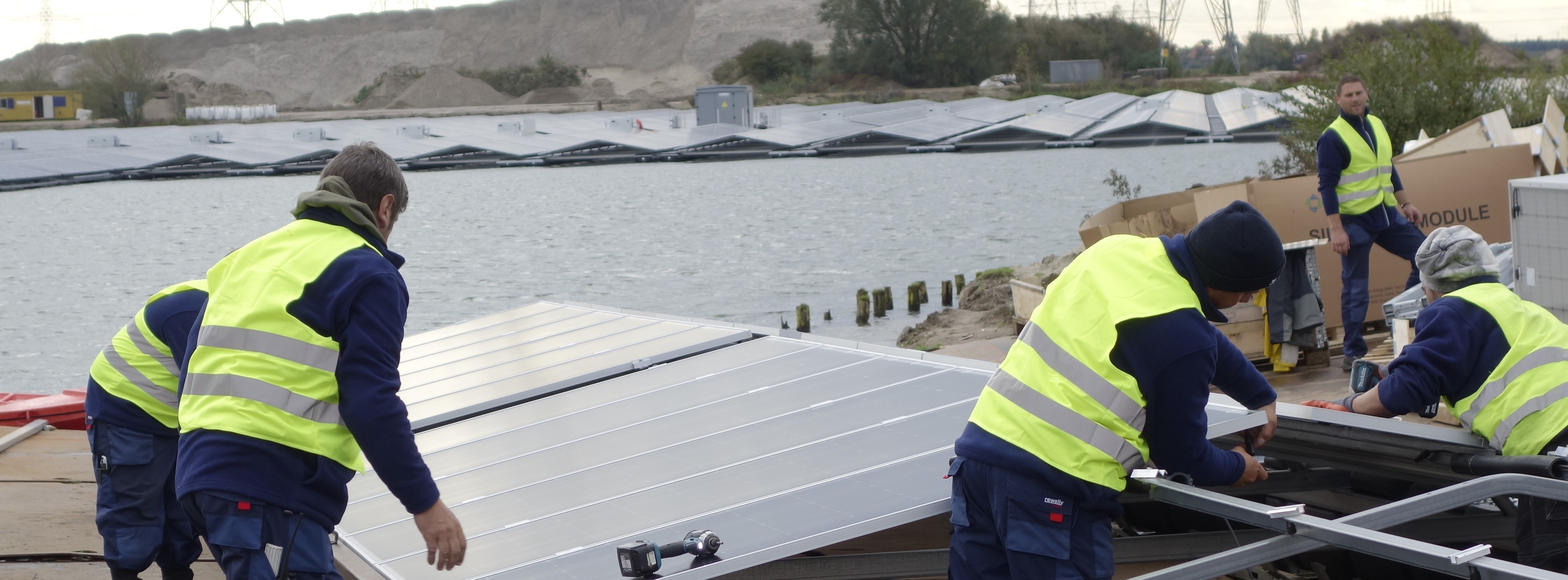 Energie & Management > Aus Der Aktuellen Zeitungausgabe - Floating-PV - Wenn die Solarenergie schwimmen lernt