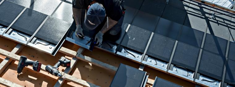 Energie & Management > Vertrieb - Schweizer Solardachziegel soll in Serie gehen