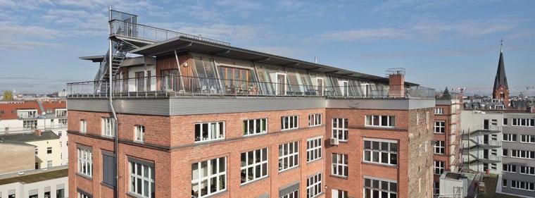 Energie & Management > Photovoltaik - Microgrid versorgt mehrere Gewerbemieter mit Solarstrom