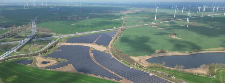 Energie & Management > Photovoltaik - Enertrag koppelt PV-Park mit Batteriespeicher