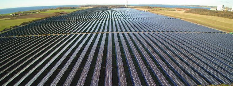 Energie & Management > Photovoltaik - Größtes Solarkraftwerk der Welt entsteht in Abu Dhabi