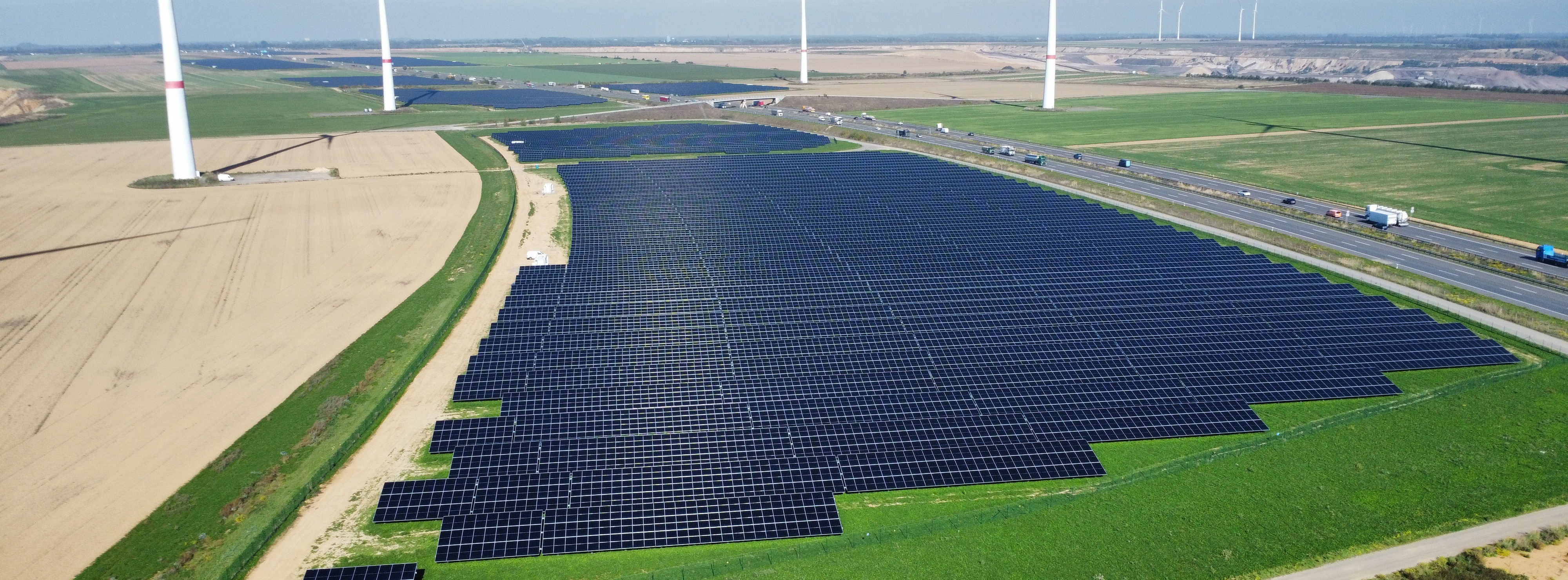 Energie & Management > Photovoltaik - RWE-Solarpark bei Garzweiler erreicht 105 MW