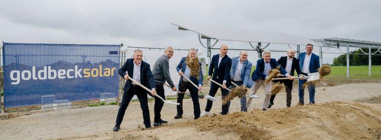 Energie & Management > Regenerative - Photovoltaik und Ackerbau in Schönefeld vereint