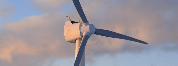 Energie & Management > Windkraft - Erste Offshore-Windturbine in den USA errichtet