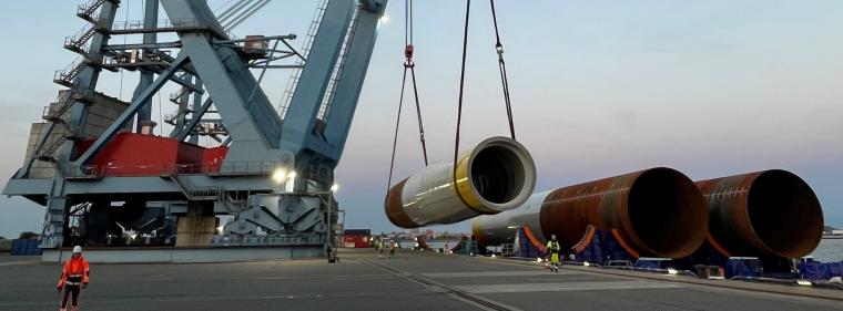 Energie & Management > Windkraft Offshore - Monopiles für Windpark Baltic Power unterwegs