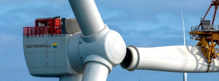 Energie & Management > Windkraft Offshore - Letzte Turbine in Vattenfalls größtem Offshore-Windpark installiert