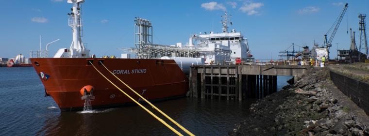 Energie & Management > Gas - LNG von Rügener Terminal nach Norden verschifft