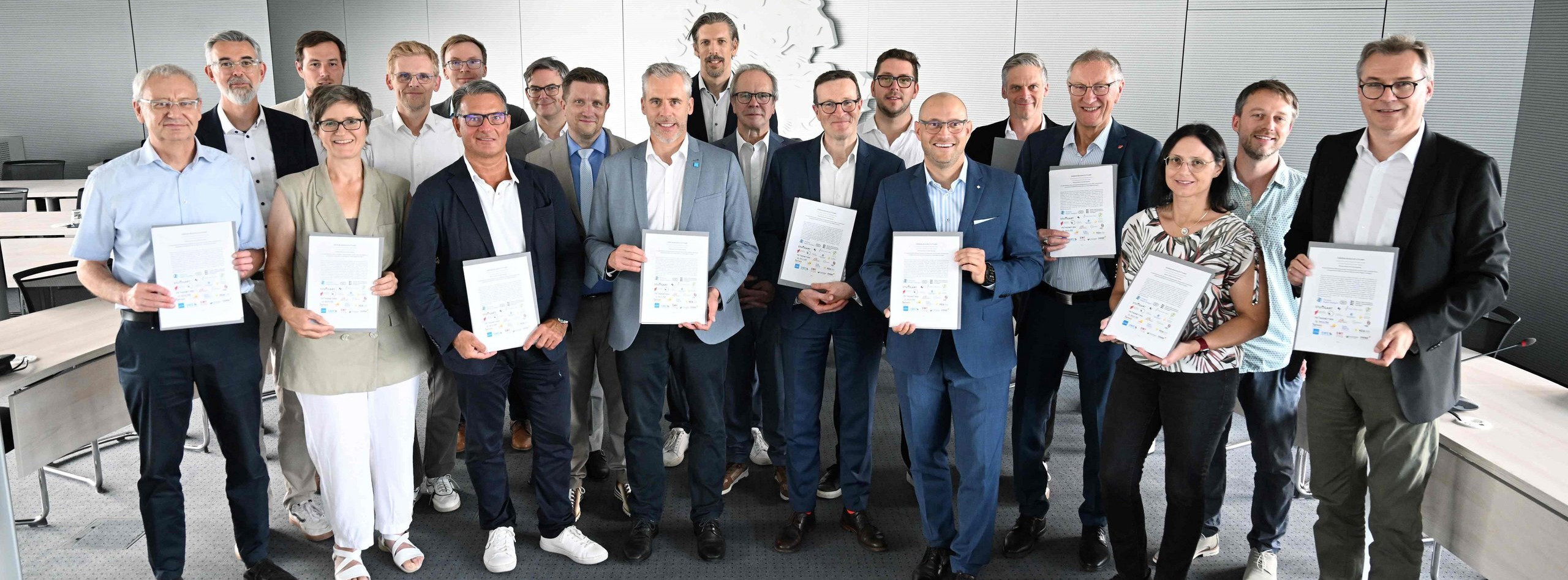 Energie & Management > Stromnetz - Region Stuttgart bündelt Kräfte für den Netzausbau