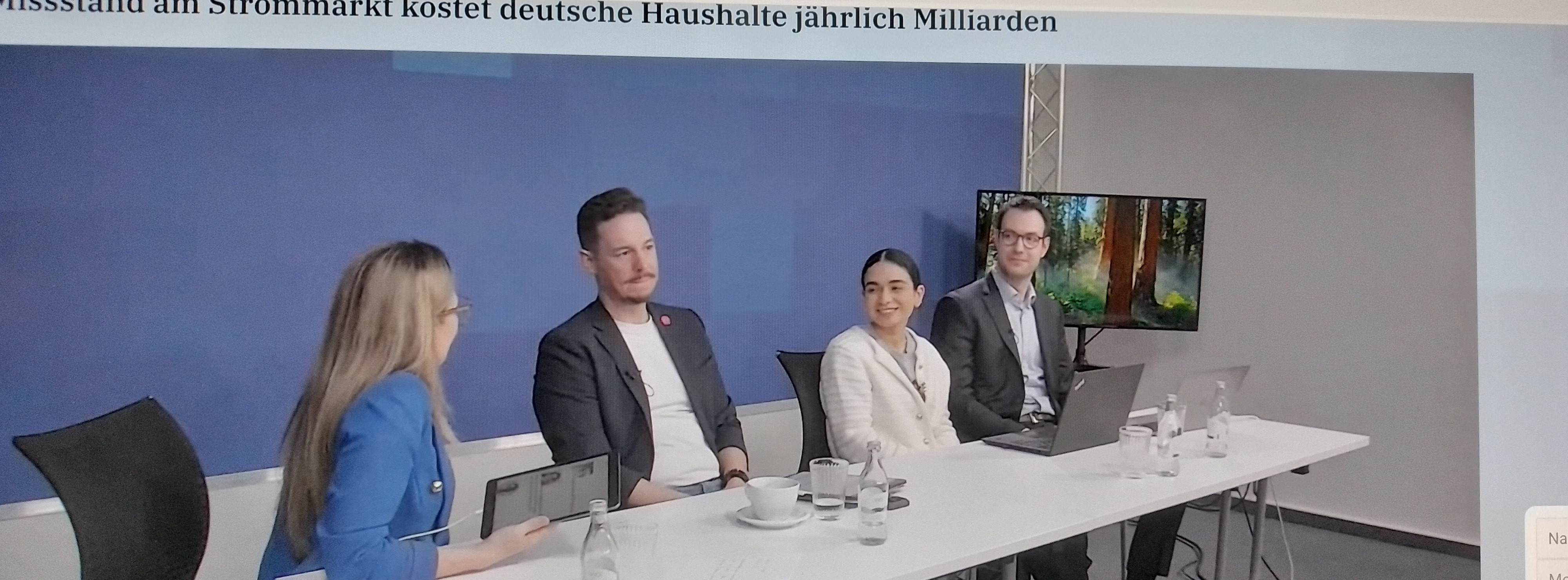 Energie & Management > Strom - Bestandskunden stützen Neukunden-Geschäft mit 11 Milliarden Euro