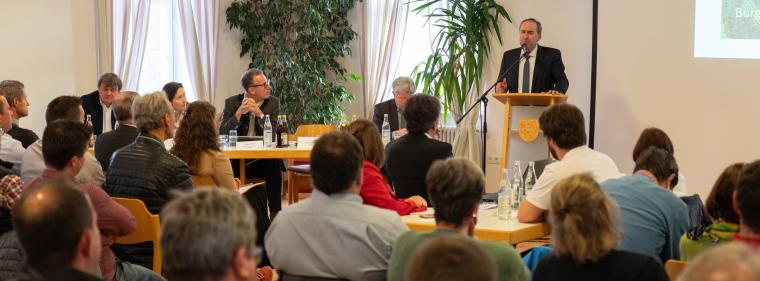 Energie & Management > Politik - Kompromissvorschlag soll Windparkprojekt Altötting retten