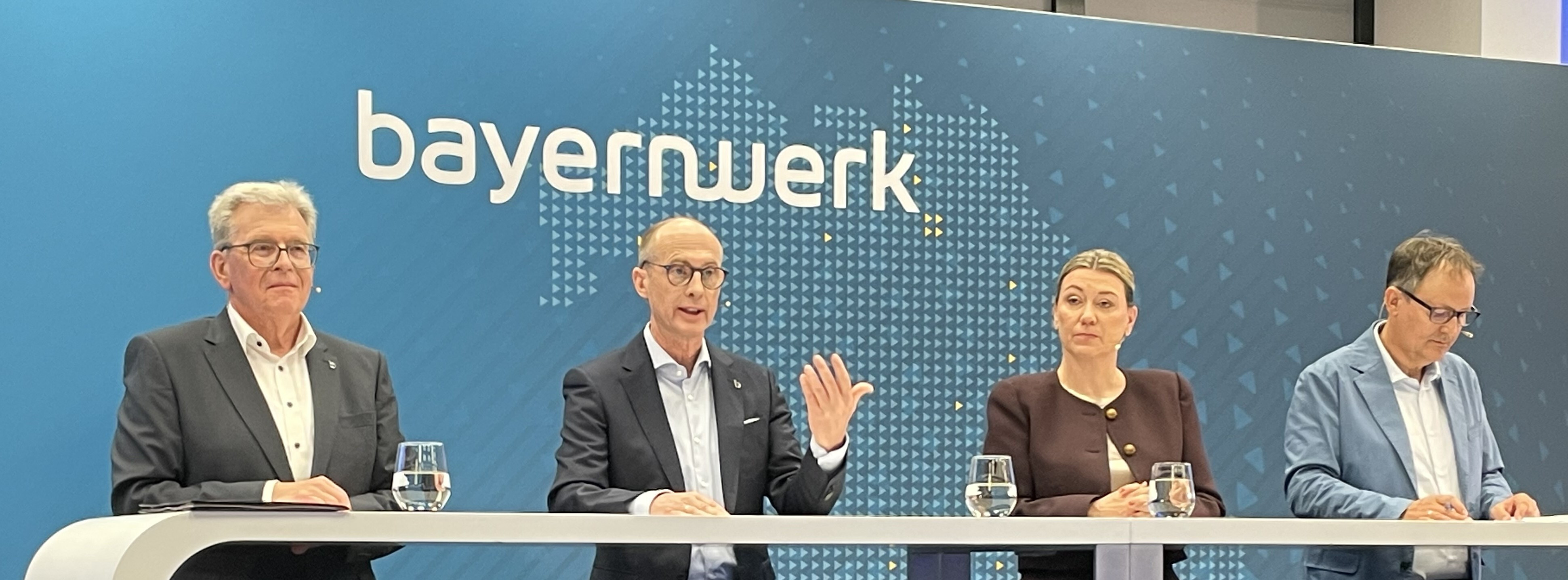 Energie & Management > Stromnetz - Bayernwerk: Großspeicher und Rechenzentren rücken in den Fokus