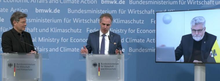 Energie & Management > Photovoltaik - Aufbruchstimmung beim 1. Solargipfel