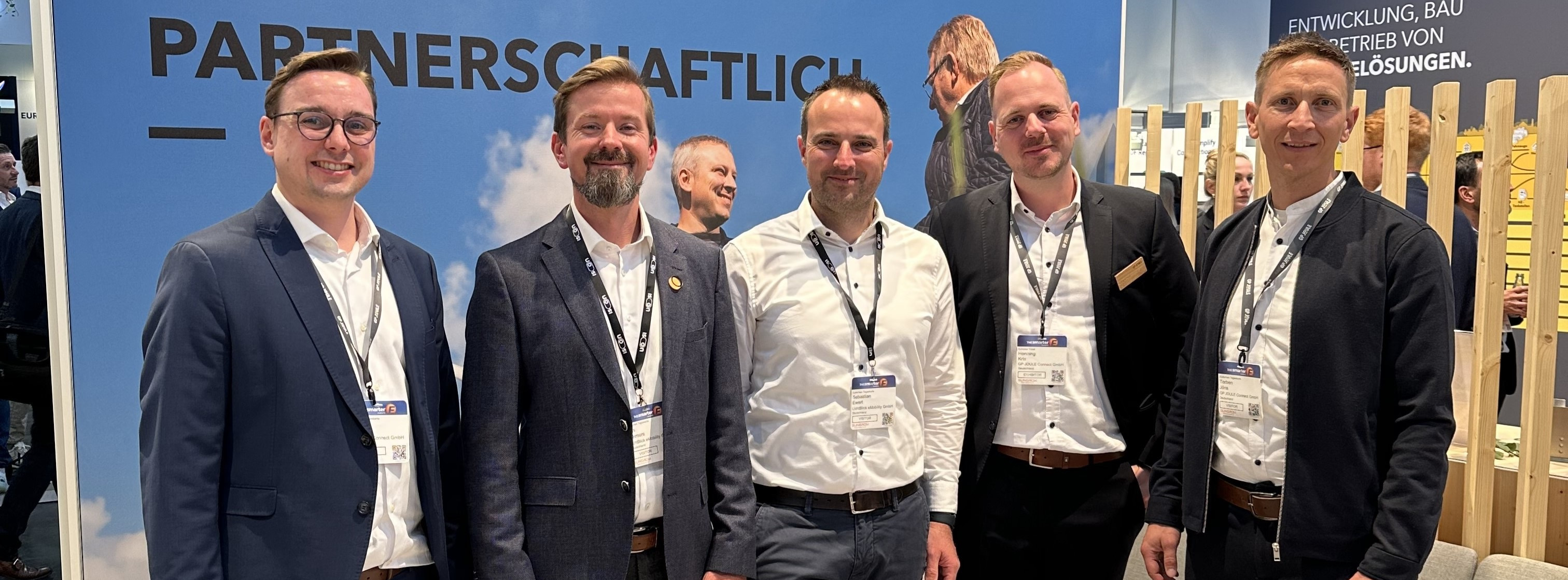 Energie & Management > Elektrofahrzeuge - Kooperation bringt Schnellladesäulen zu Supermärkten