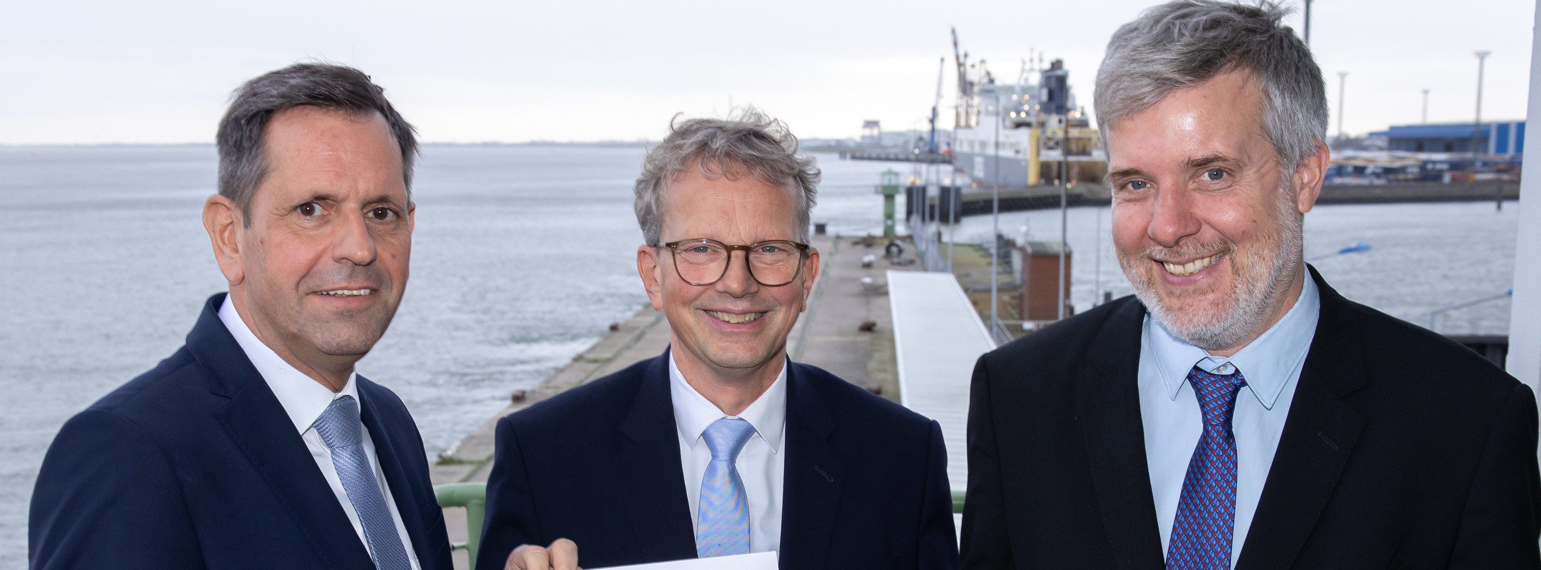 Energie & Management > Windkraft Offshore - Cuxhaven vor Ausbau zum zentralen Windkraft-Hub