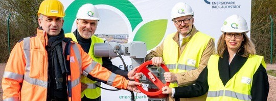 Energie & Management > Wasserstoff - Erste Leitung im Energiepark Bad Lauchstädt befüllt