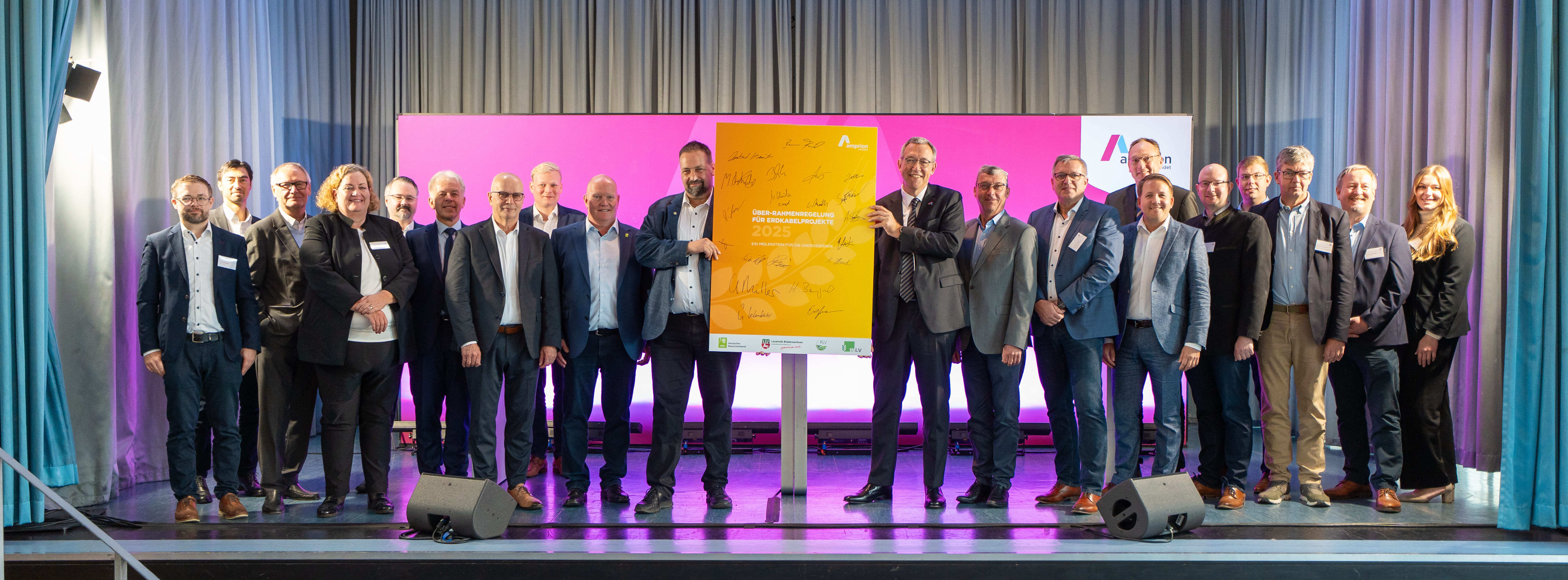 Energie & Management > Stromnetz - Landwirte und Amprion schaffen einheitliche Regeln für Erdkabel