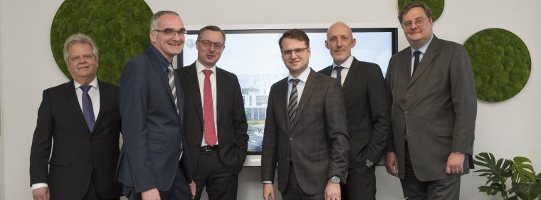 Energie & Management > Personalie - Wuppertaler Führungsebene bleibt