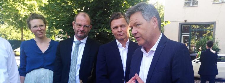 Energie & Management > Wärme - Überschussstrom heizt Duschwasser in Berlin