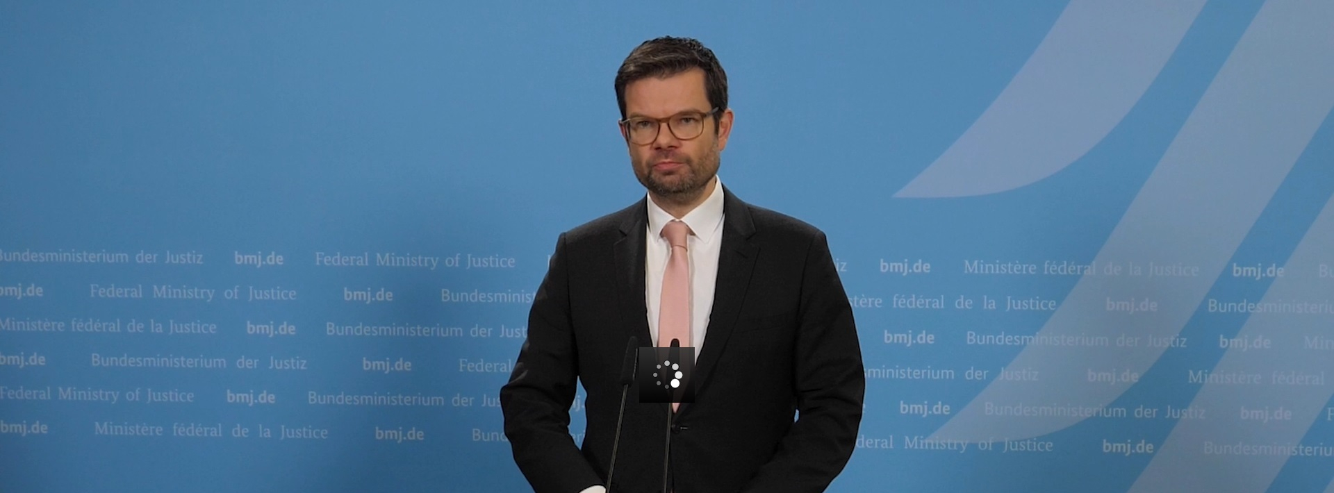 Energie & Management > Recht - Beschleunigung von Gerichtsentscheiden bei Infrastrukturprojekten