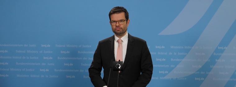 Energie & Management > Recht - Beschleunigung von Gerichtsentscheiden bei Infrastrukturprojekten