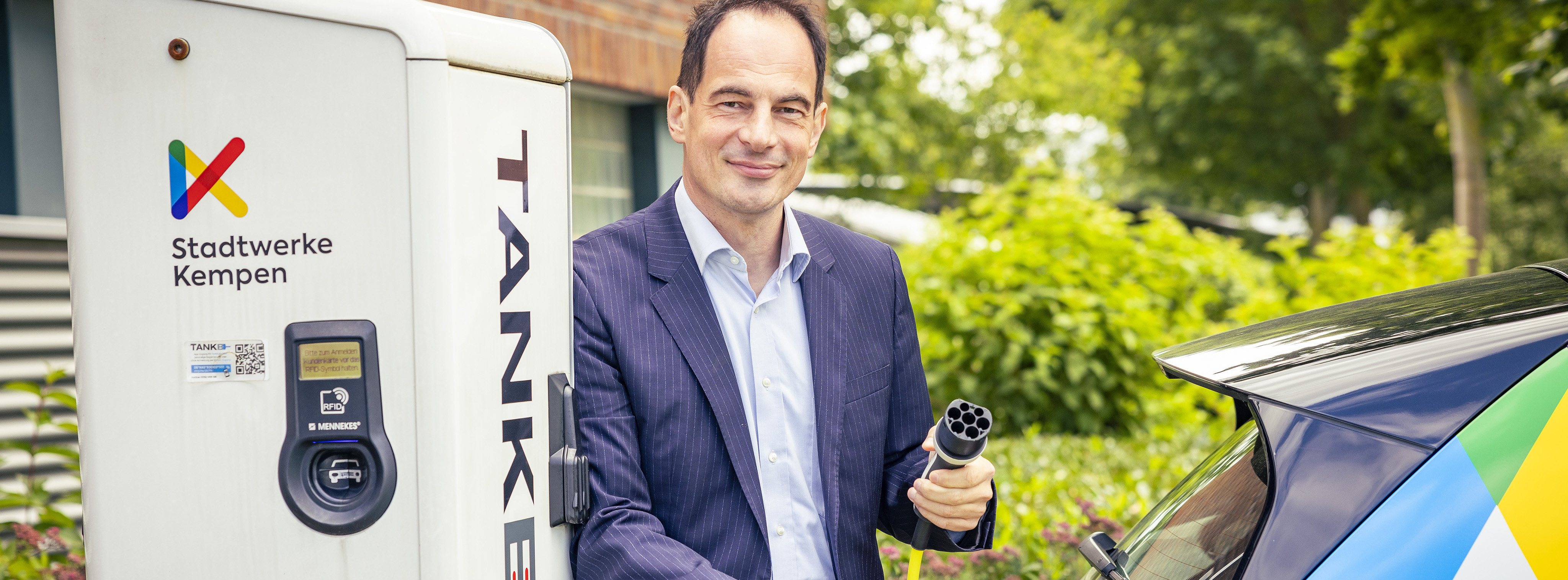 Energie & Management > Beteiligung - Kempen will neue Ladesäulen auch mit Bürgergeld finanzieren