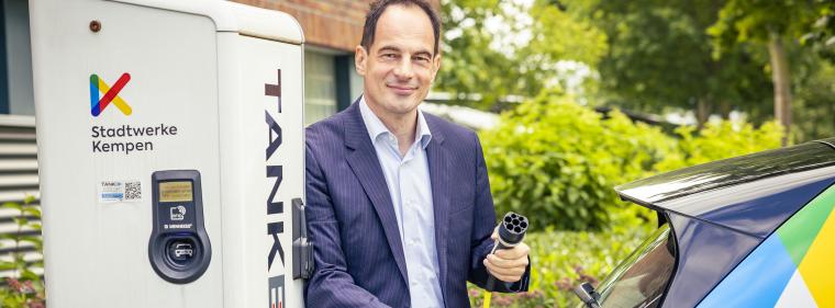Energie & Management > Beteiligung - Kempen will neue Ladesäulen auch mit Bürgergeld finanzieren