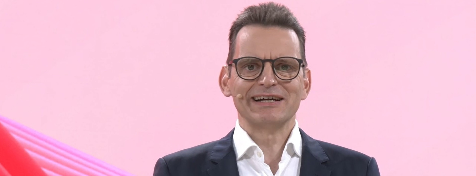 Energie & Management > Bilanz - Eon liegt zum Halbjahr auf Kurs und mit der Netzagentur im Clinch