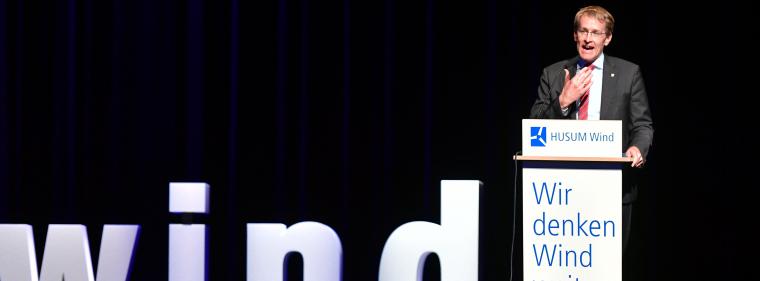 Energie & Management > Windkraft Onshore - Husum Wind - zwischen Hoffen und Bangen 