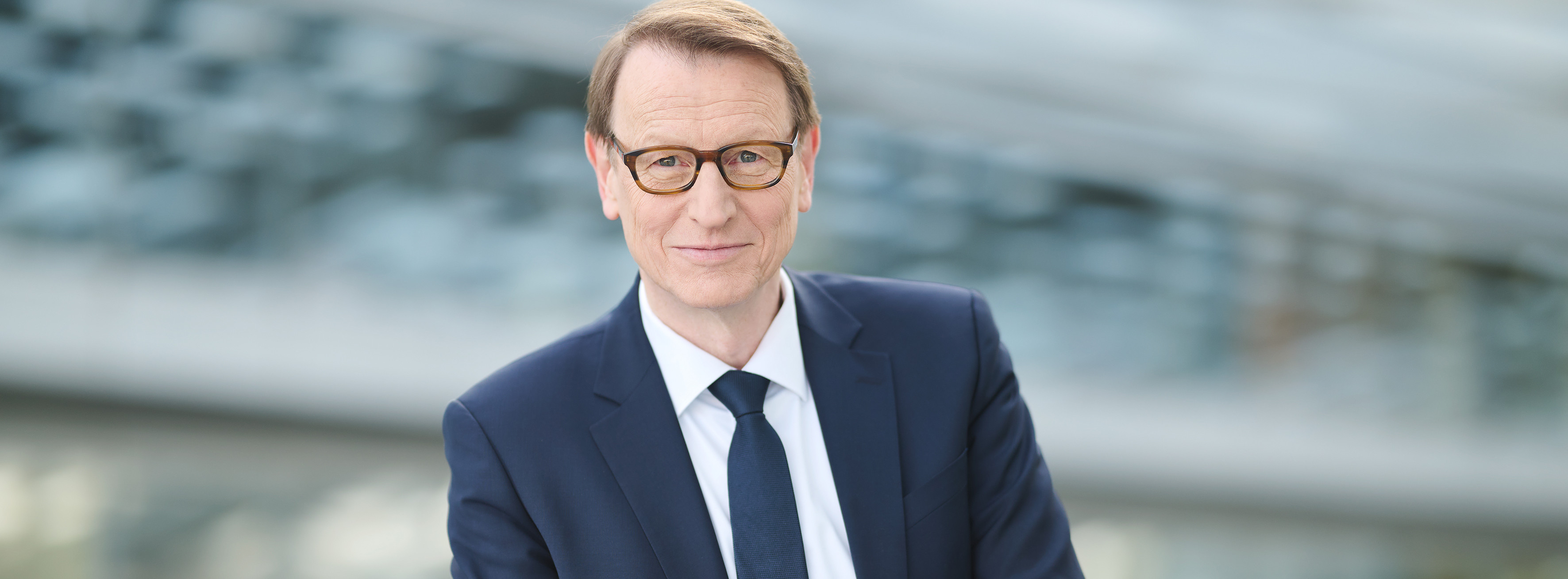 Energie & Management > Personalie - VNG verlängert vorzeitig mit Heitmüller