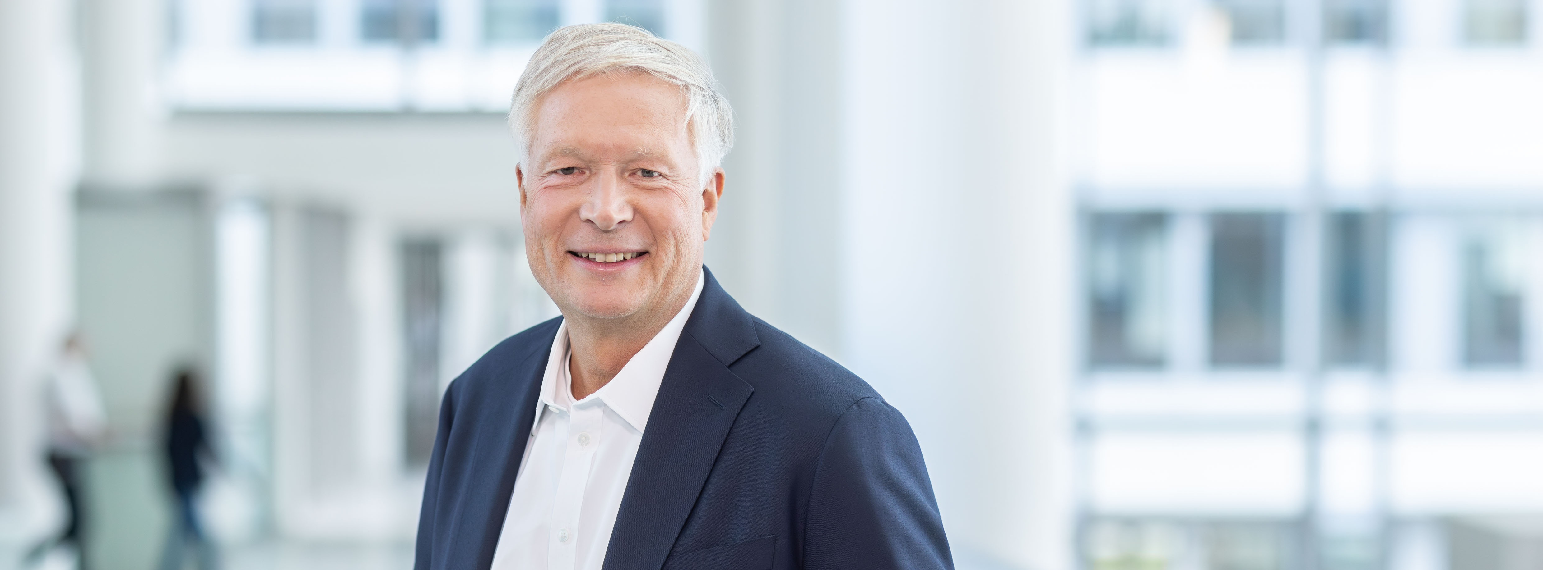 Energie & Management > Personalie - EnBW-Aufsichtsrat verlängert vorzeitig mit Heydecker