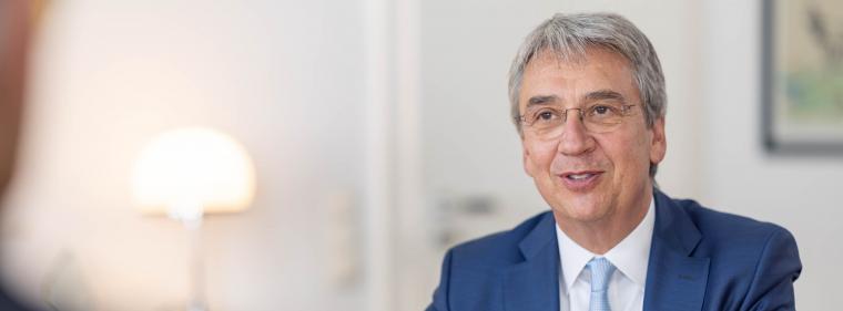 Energie & Management > Regulierung - Kartellamt nimmt Strompreise bei Dunkelflaute unter die Lupe