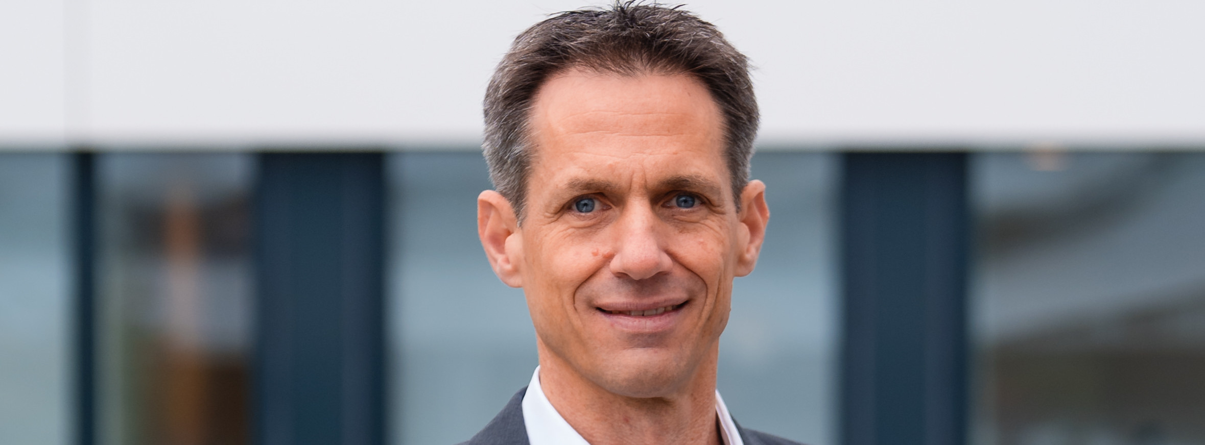 Energie & Management > Personalie - Oliver Strangfeld startet als CFO der Transnet BW