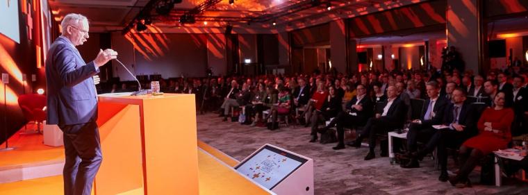 Energie & Management > Politik - Teyssen begrüßt Wende zur Nachhaltigkeit