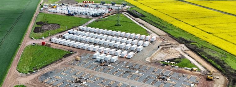 Energie & Management > Stromspeicher - 700-MWh-Stromspeicher erhält Tolling-Vertrag