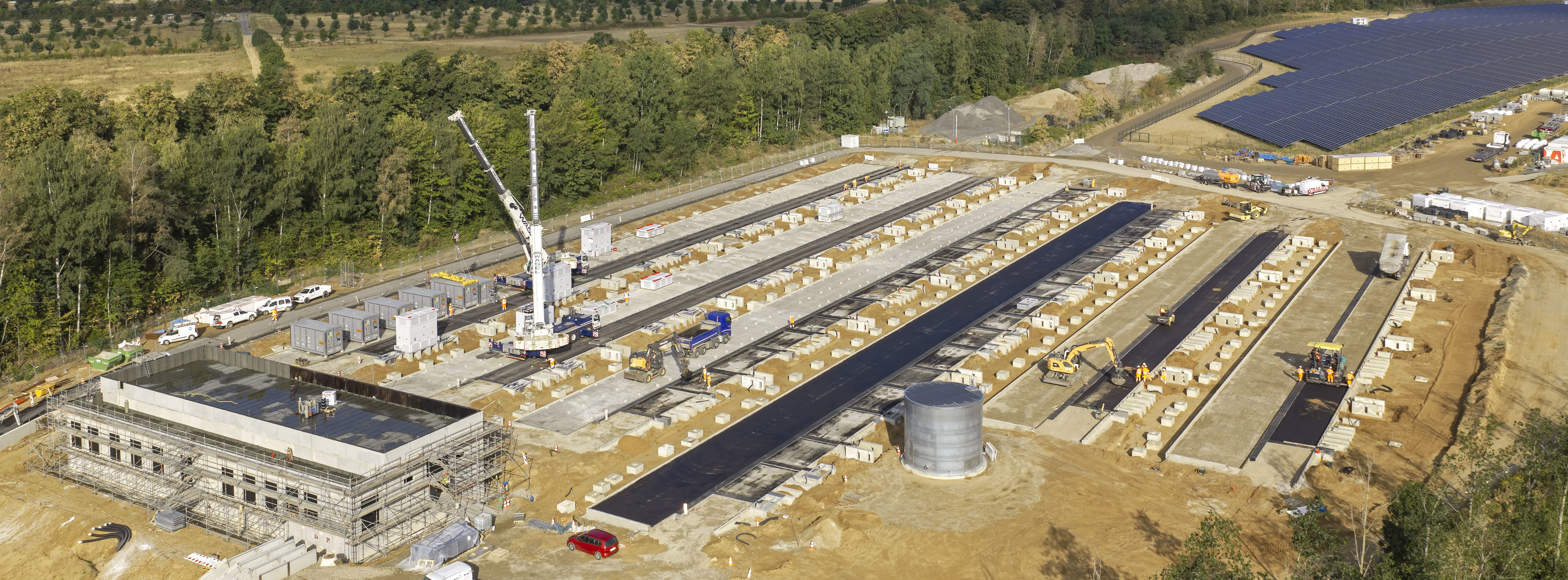 Energie & Management > Speicher - RWE baut Batteriespeicher im Tagebau Hambach
